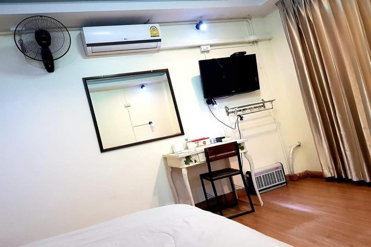 T2B Home (Adults Only) Chiang Mai Exterior photo